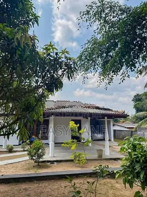කොළඹ – නුවර පාරට ආසන්න Prime Commercial Land එකක් විකිණීමට