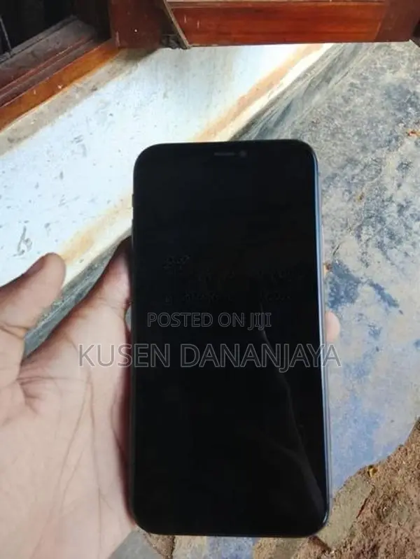 Apple iPhone 11 (Used)