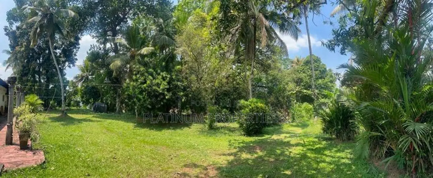 160 Perch Land For Sale In Athurugiriya Town