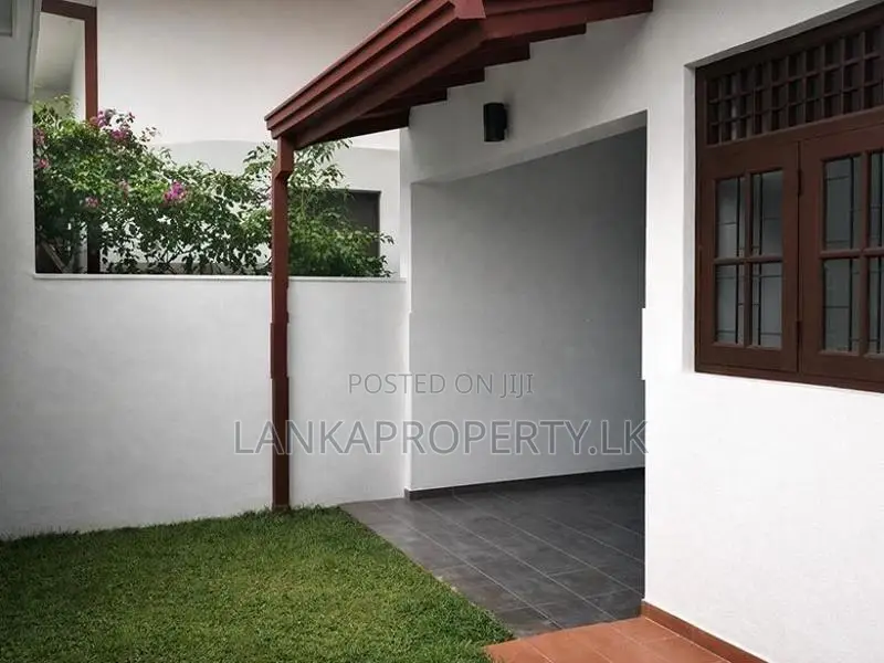 2-Storey Luxury House for Sale in Mihidu Mawatha, Malabe.