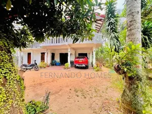 Close To Bus Road Good Area 21.5P Land And Up House Sale In Negombo