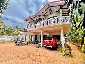 Close To Bus Road Good Area 21.5P Land And Up House Sale In Negombo