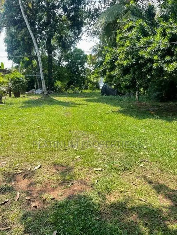 160 Perch Land For Sale In Athurugiriya Town