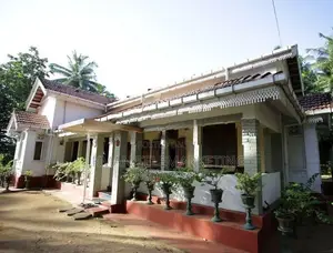 Land with House for Sale In Padukka, Pahalabope