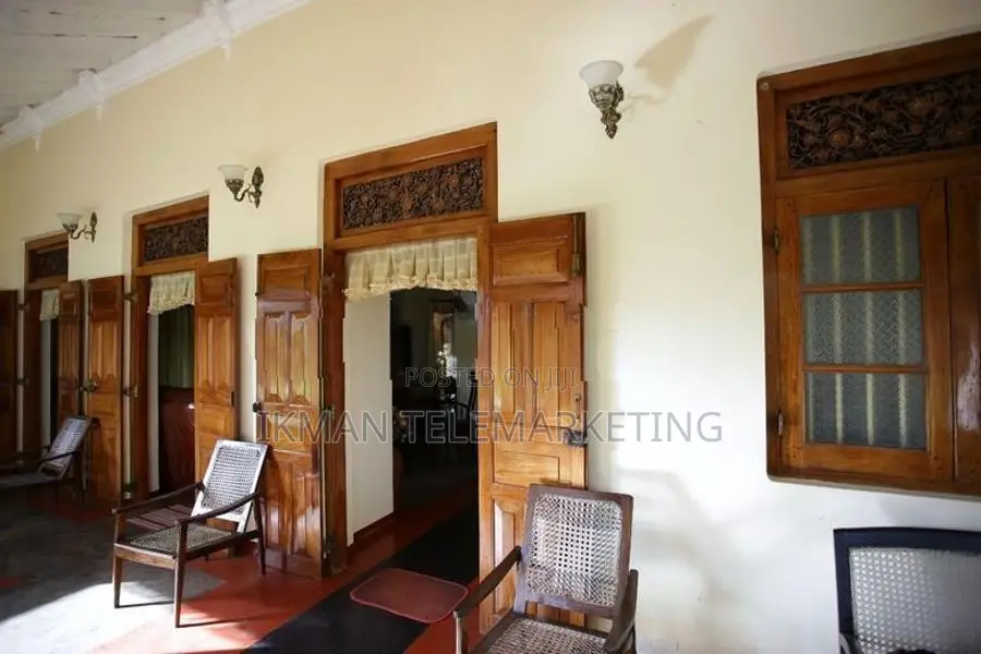 Land with House for Sale In Padukka, Pahalabope