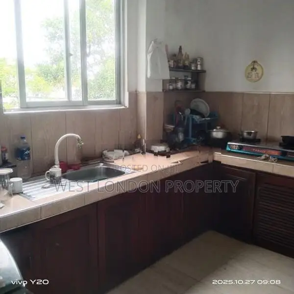 3 Story Residential House for Sale – Pannipitiya