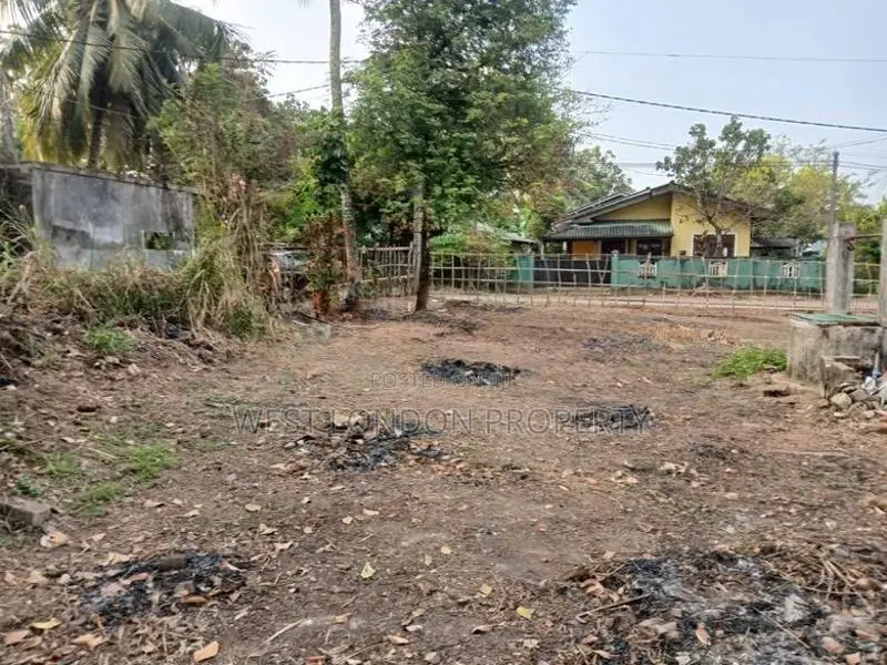 Prime Land with a House in Homagama