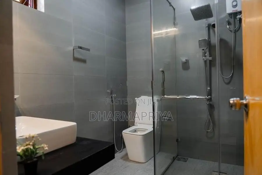 2 Story House for Sale in Borella