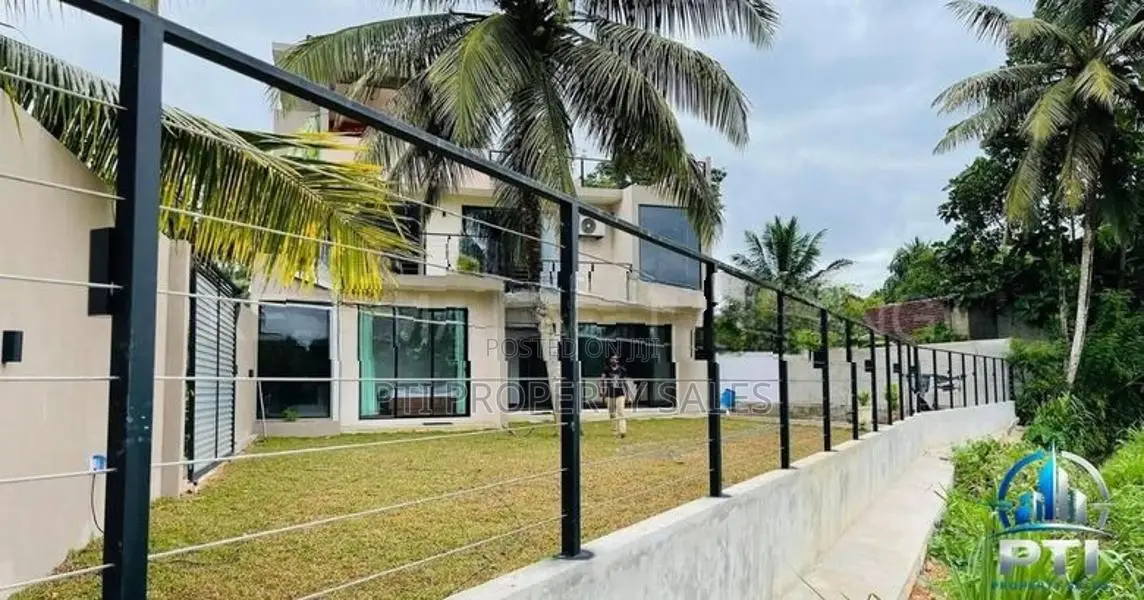 Architecturally Designed Luxury Home Piliyandala