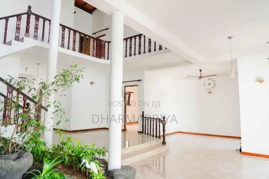 2 Story House for Sale in Borella