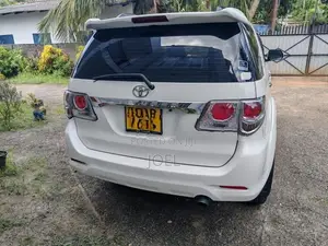 Toyota Fortuner 2013