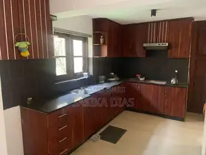 6-Bedroom House for Rent in Colombo 10
