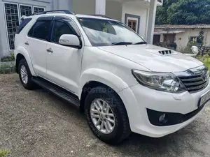 Toyota Fortuner 2013