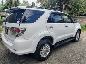Toyota Fortuner 2013