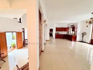 Elegantly Designed Luxury House for Sale – Bordering Colombo 05