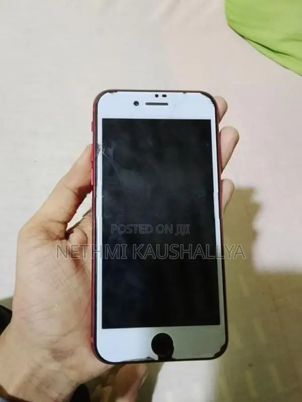 Apple iPhone SE 2 (Used)