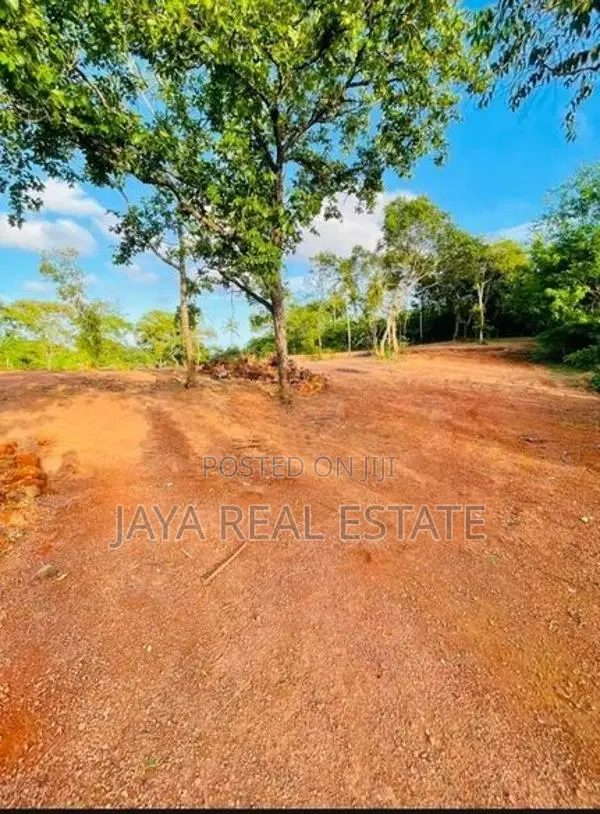 ​ තංගල්ල, රැකව සංචාරක කලාපයෙන් වටිනා බිම් කොටසක් විකිණීමට.