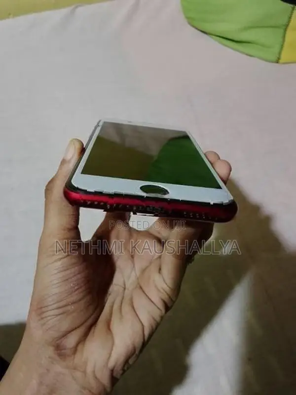 Apple iPhone SE 2 (Used)