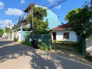Valuable 10 Perch Land with House for Sale Borelasgamuwa