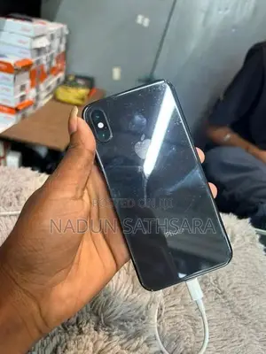 Apple iPhone XS (Used)