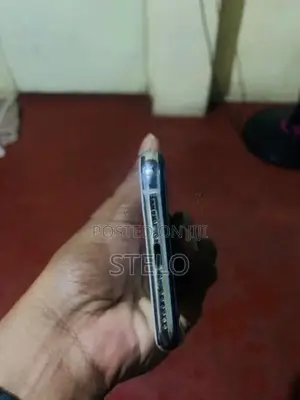 Apple iPhone XS (Used)