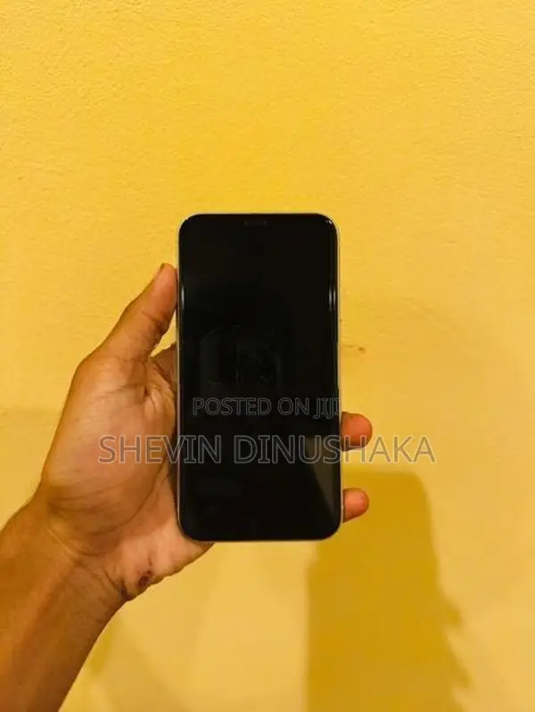 Apple iPhone 11 (Used)