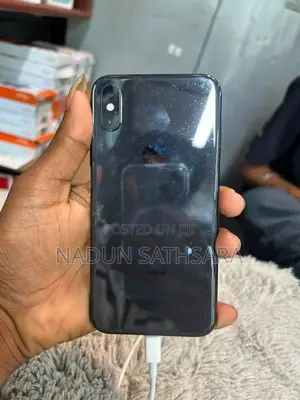 Apple iPhone XS (Used)