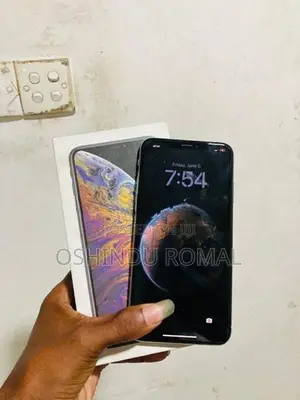 Apple iPhone XS (Used)