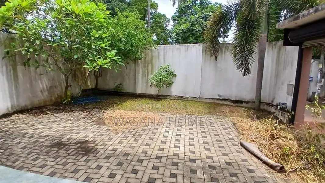 High Residential House for Sale Boralasgamuwa
