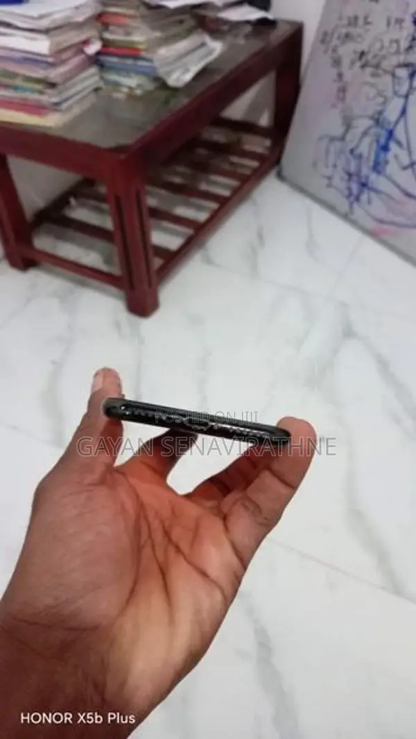 Apple iPhone 7 (Used)