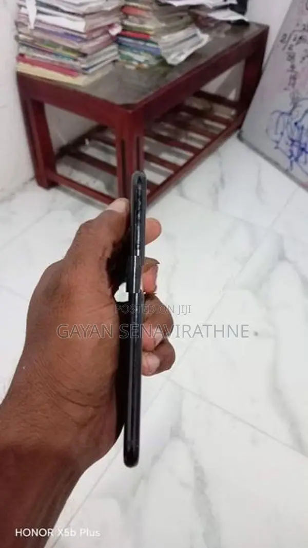 Apple iPhone 7 (Used)