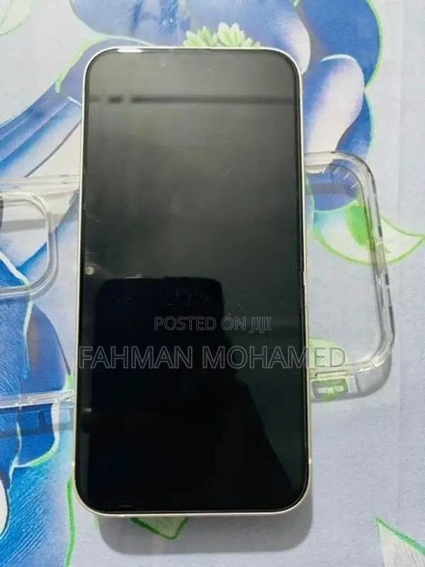 Apple iPhone 13 (Used)