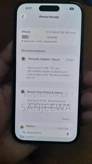 Apple iPhone 16 (Used)
