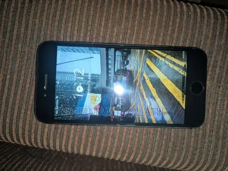 Apple iPhone 7 (Used)