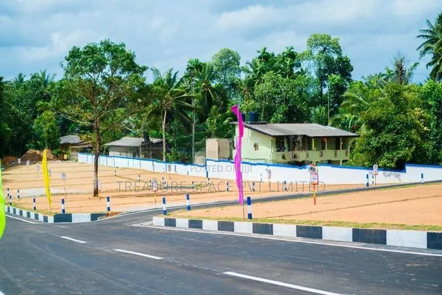 Land for Sale at Athurugiriya- Easy Access to Highway Entrance