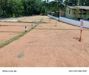 Land for Sale at Athurugiriya- Easy Access to Highway Entrance