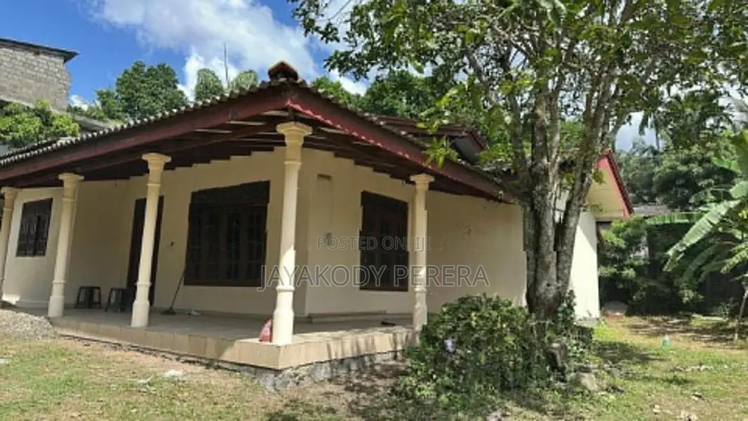 Spacious 3 Bedroom House for Rent Near Kadawatha