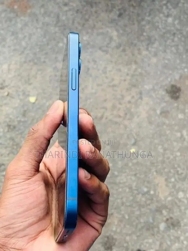 Apple iPhone 12 64GB (Used)