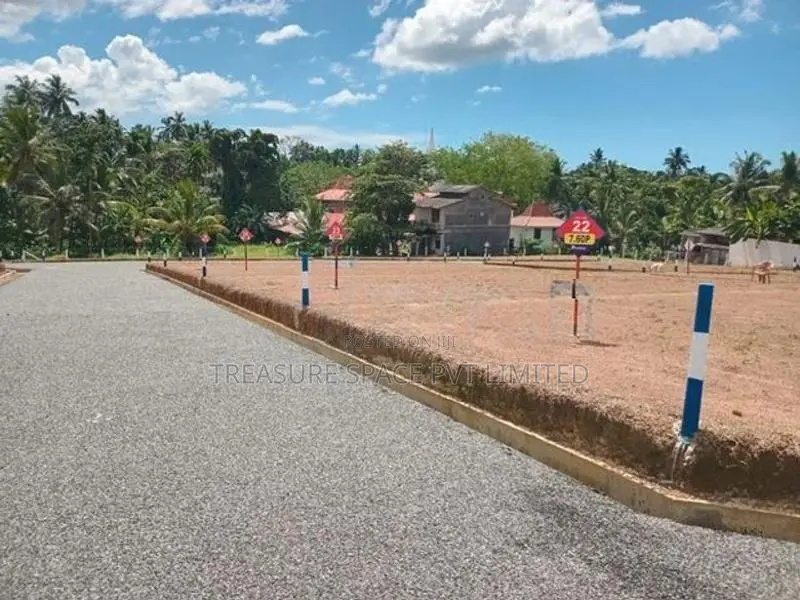 Land for Sale at Kahathudwa Near 120 Bus Route