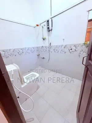 Piliyandala 6 BR 20 p villa type solar generated house for sale .