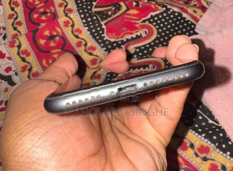 Apple iPhone 8 64GB (Used)