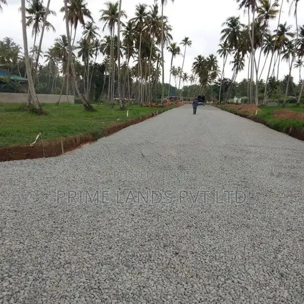 පැල්ලන්දෙණිය හන්දියෙන්ම පදිංචියට කියාපු ඉඩමක්