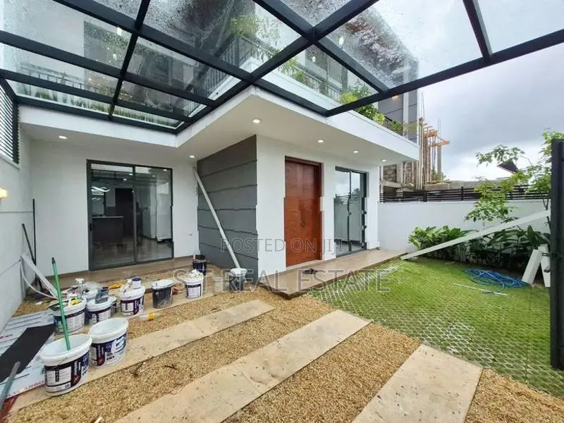 Brand New Luxury 2 Story House For Sale In Athurugiriya
