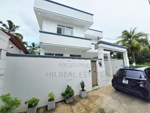 Architecture Designed Luxury Three Story House Kesbewa