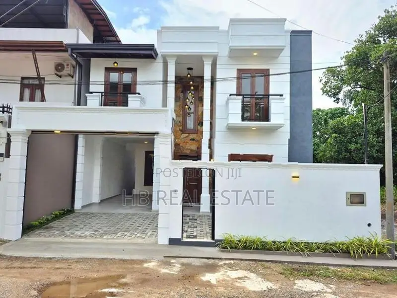 Boralesgamuwa Newly Built Super Luxury Three Story House for sale