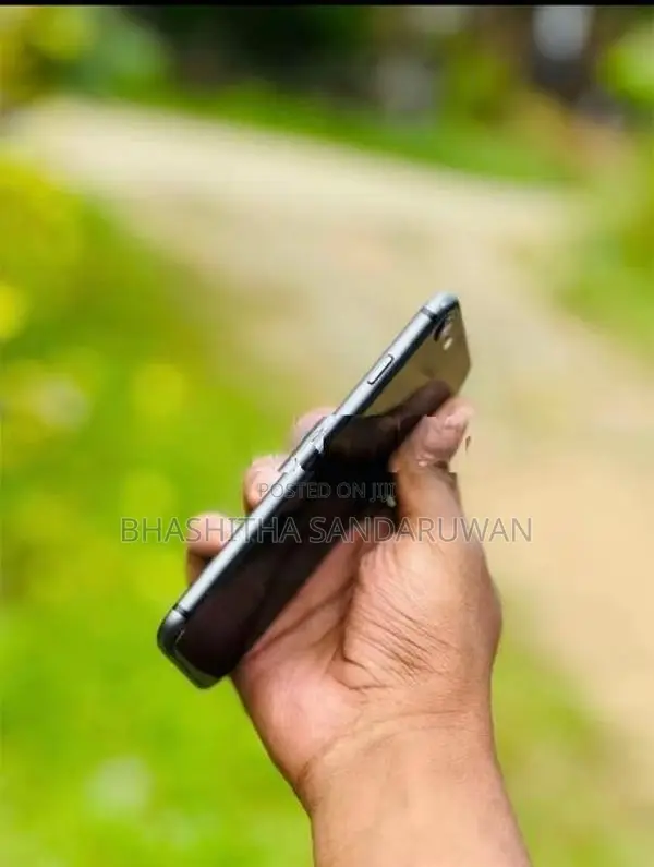 Apple iPhone 8 (Used)