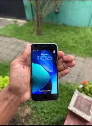 Apple iPhone SE 2 (Used)