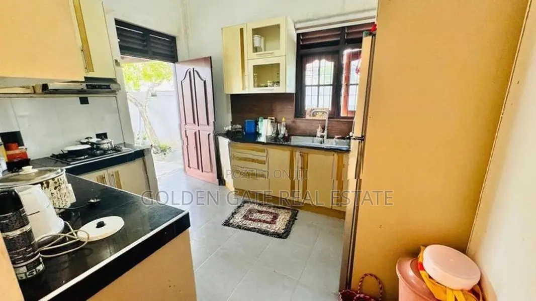 Super Elegant Three Storey House for Sale Gampaha