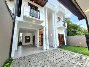 Boralesgamuwa Newly Built Super Luxury Three Story House for sale