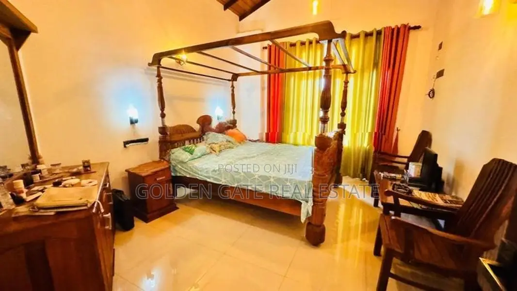 Super Elegant Three Storey House for Sale Gampaha